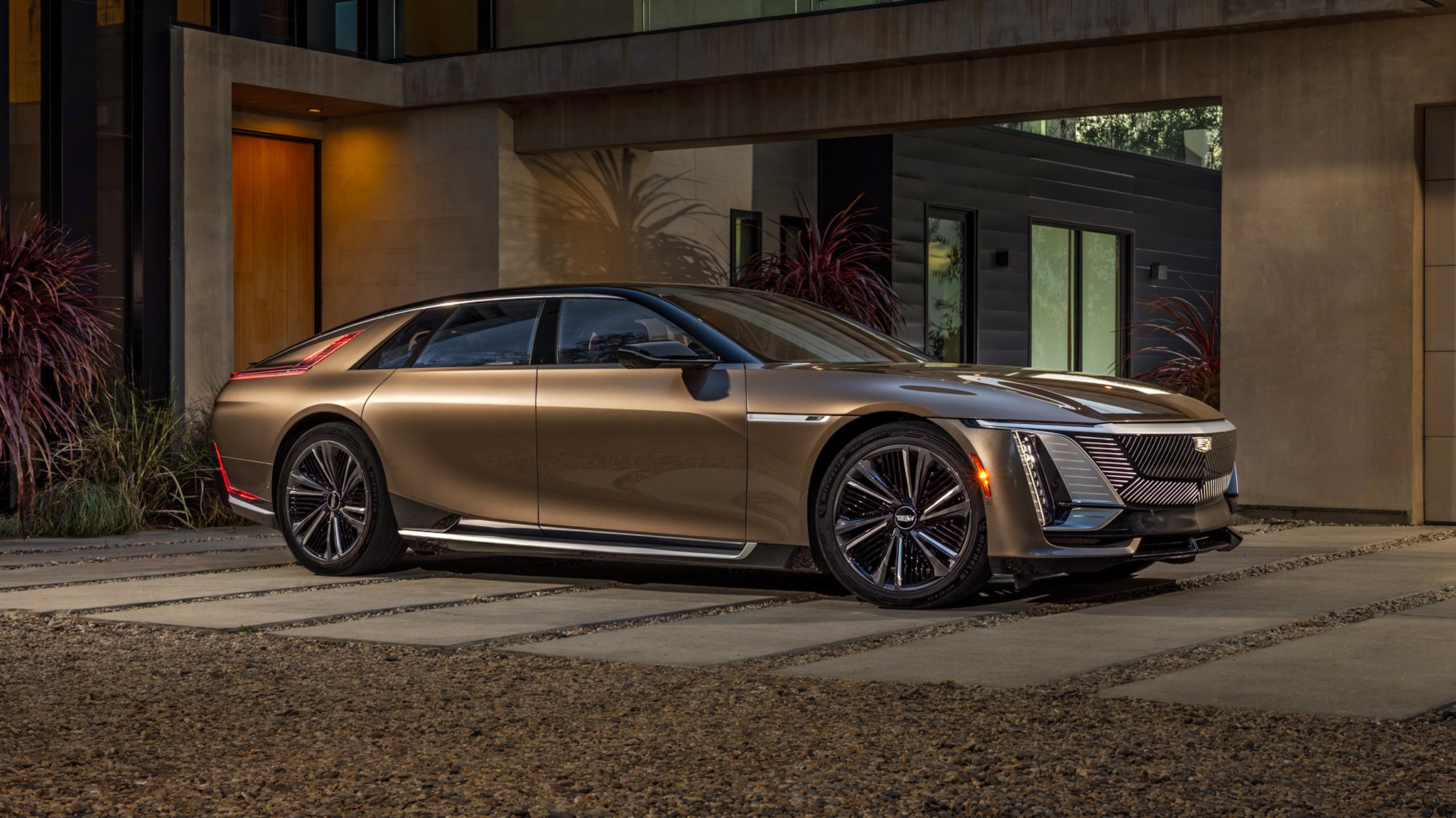 3_001-2025-cadillac-celestiq-lead.jpg