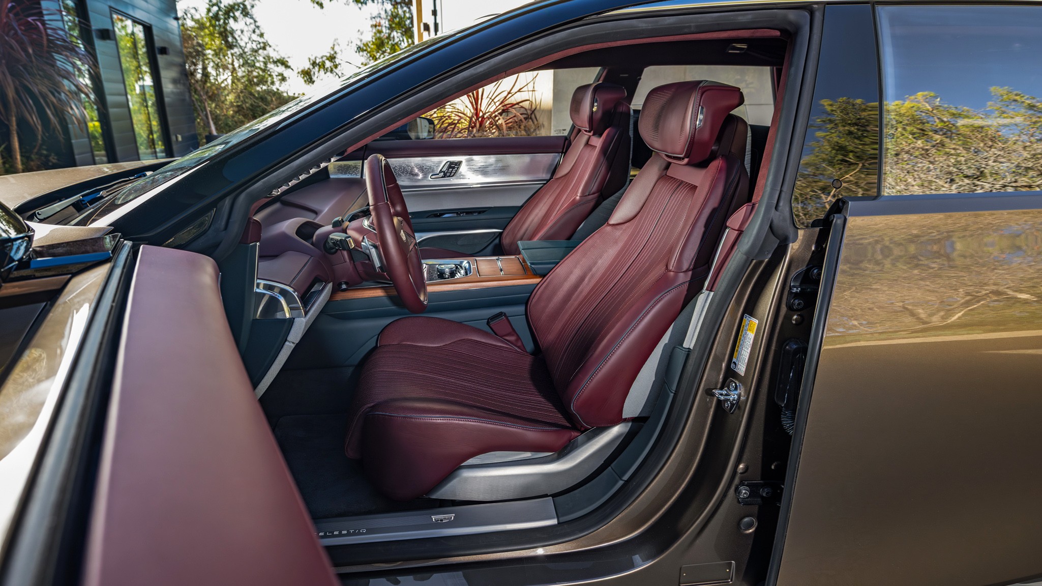 5_021-2025-cadillac-celestiq.jpg